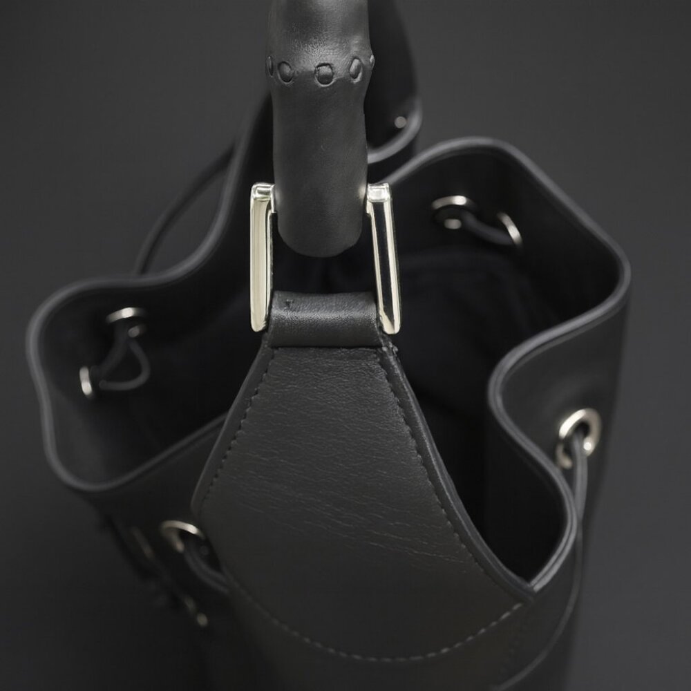 Gucci Black Bamboo Drawstring Leather Shoulder Bag, Pre-owned - Picture 10 of 11